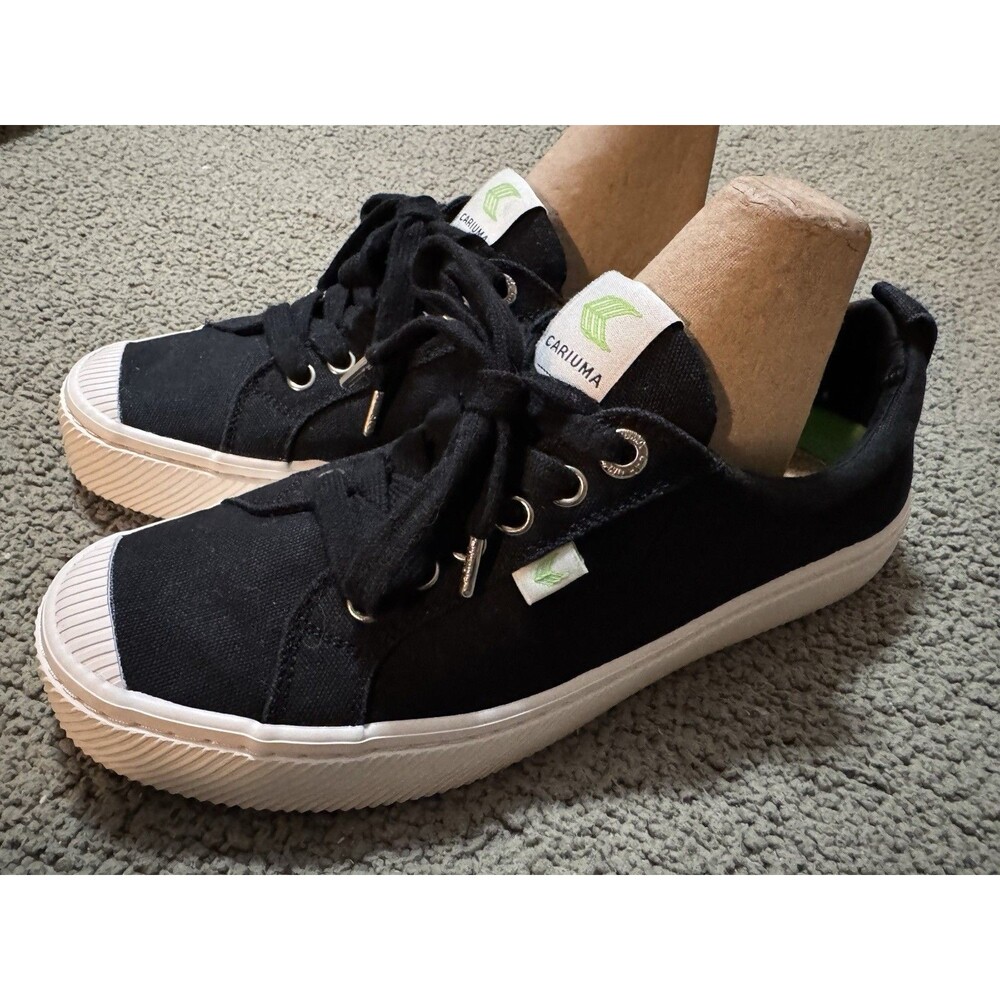 Cariuma OCA Low Women’s Shoe Sz 10 Men 8.5 Black Lace Up Round Toe Sneaker